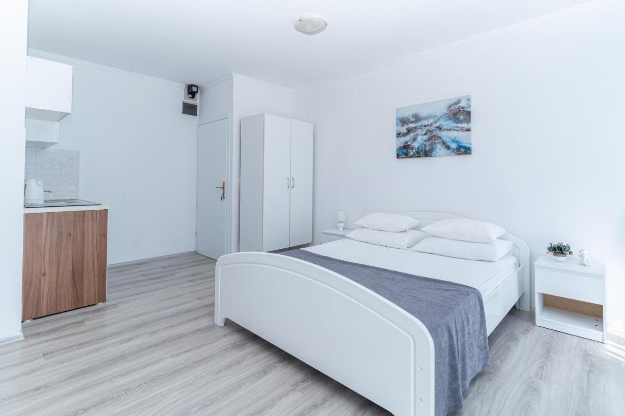 Benic Apartments ムリニ エクステリア 写真