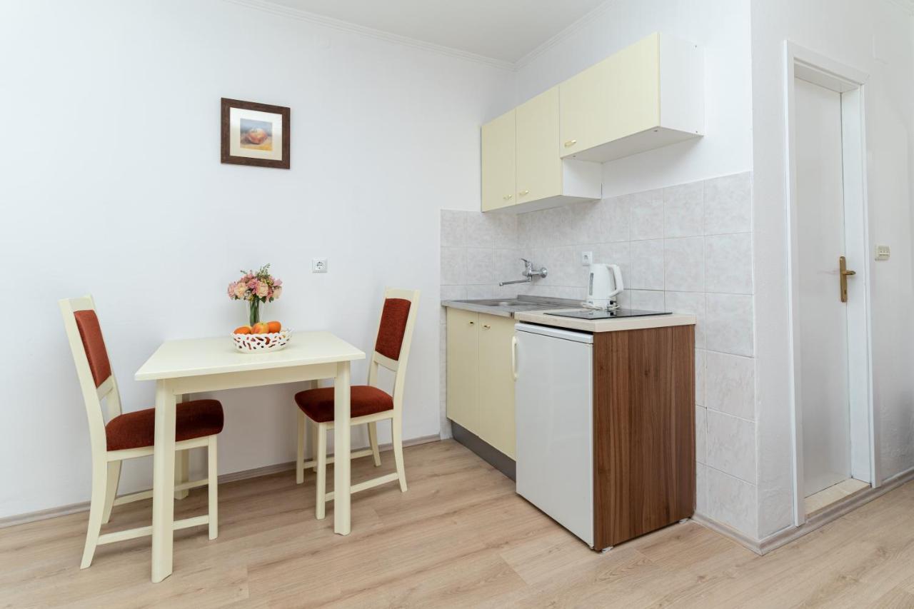 Benic Apartments ムリニ エクステリア 写真