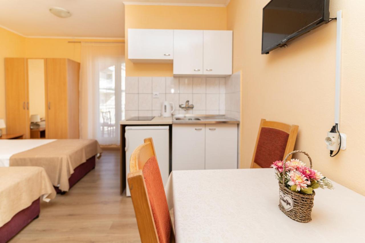 Benic Apartments ムリニ エクステリア 写真