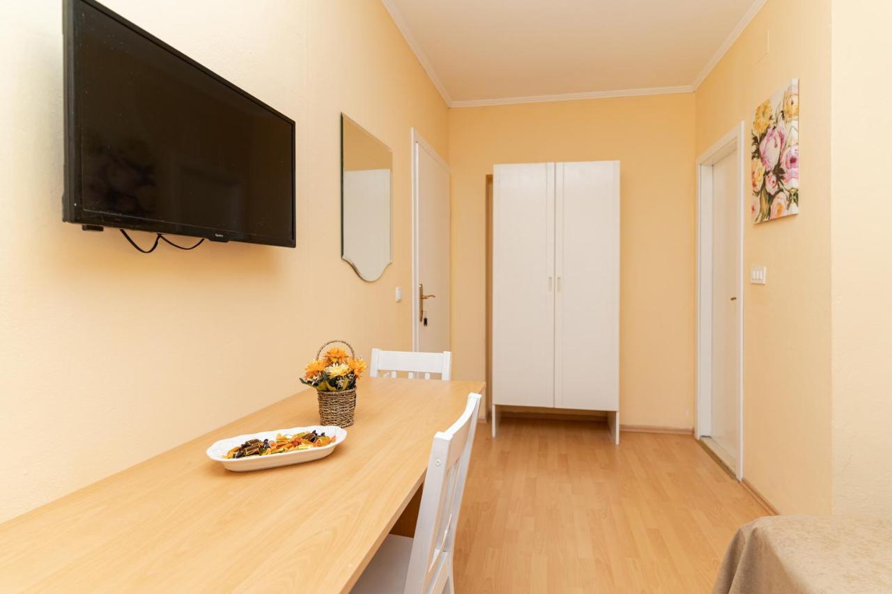 Benic Apartments ムリニ エクステリア 写真